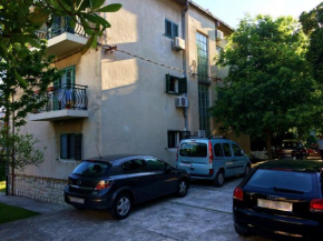 Apartments with a parking space Split - 11072